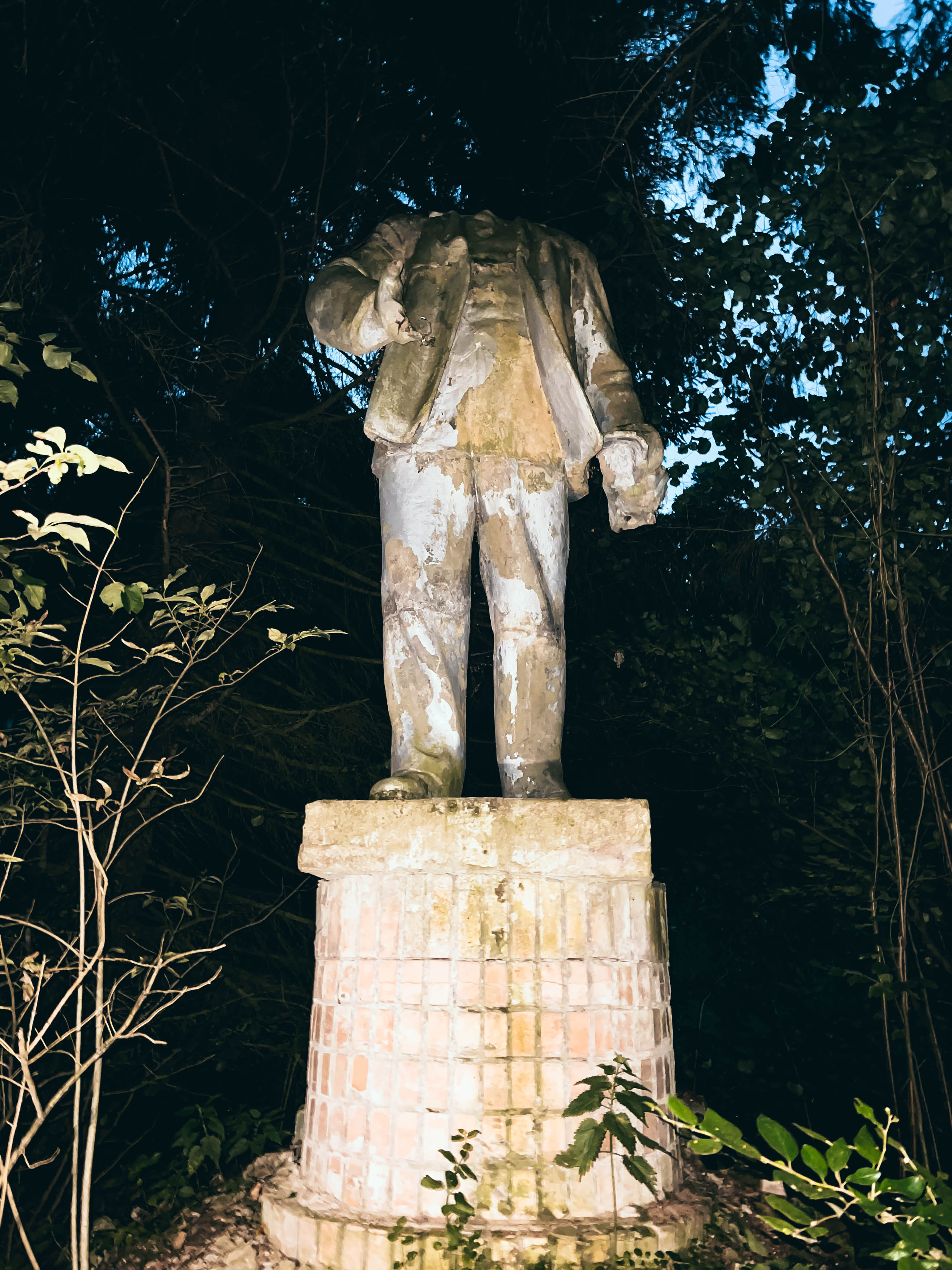 Ленин без головы