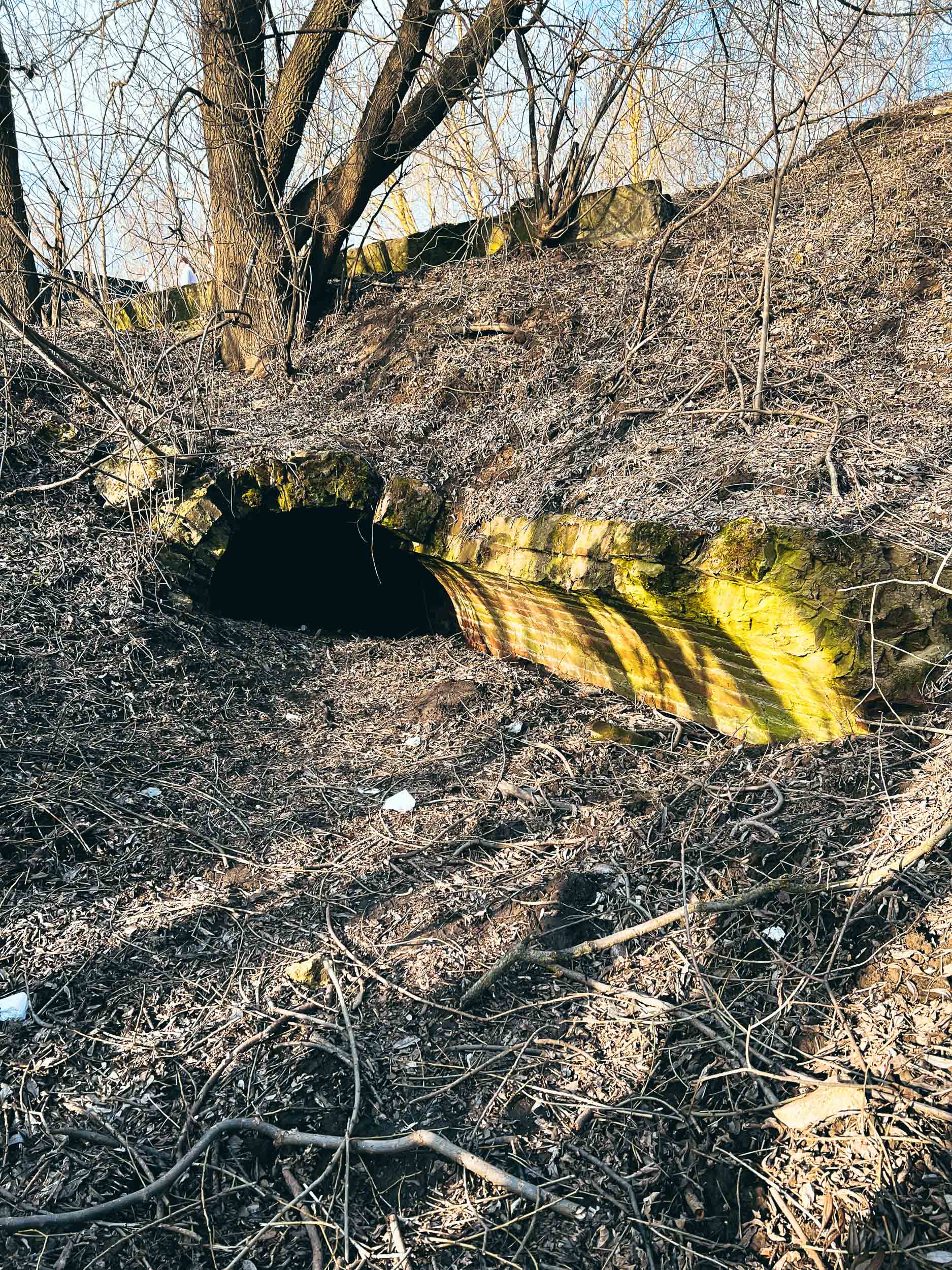 Подземный ход из Высоцкого монастыря в Серпуховский кремль