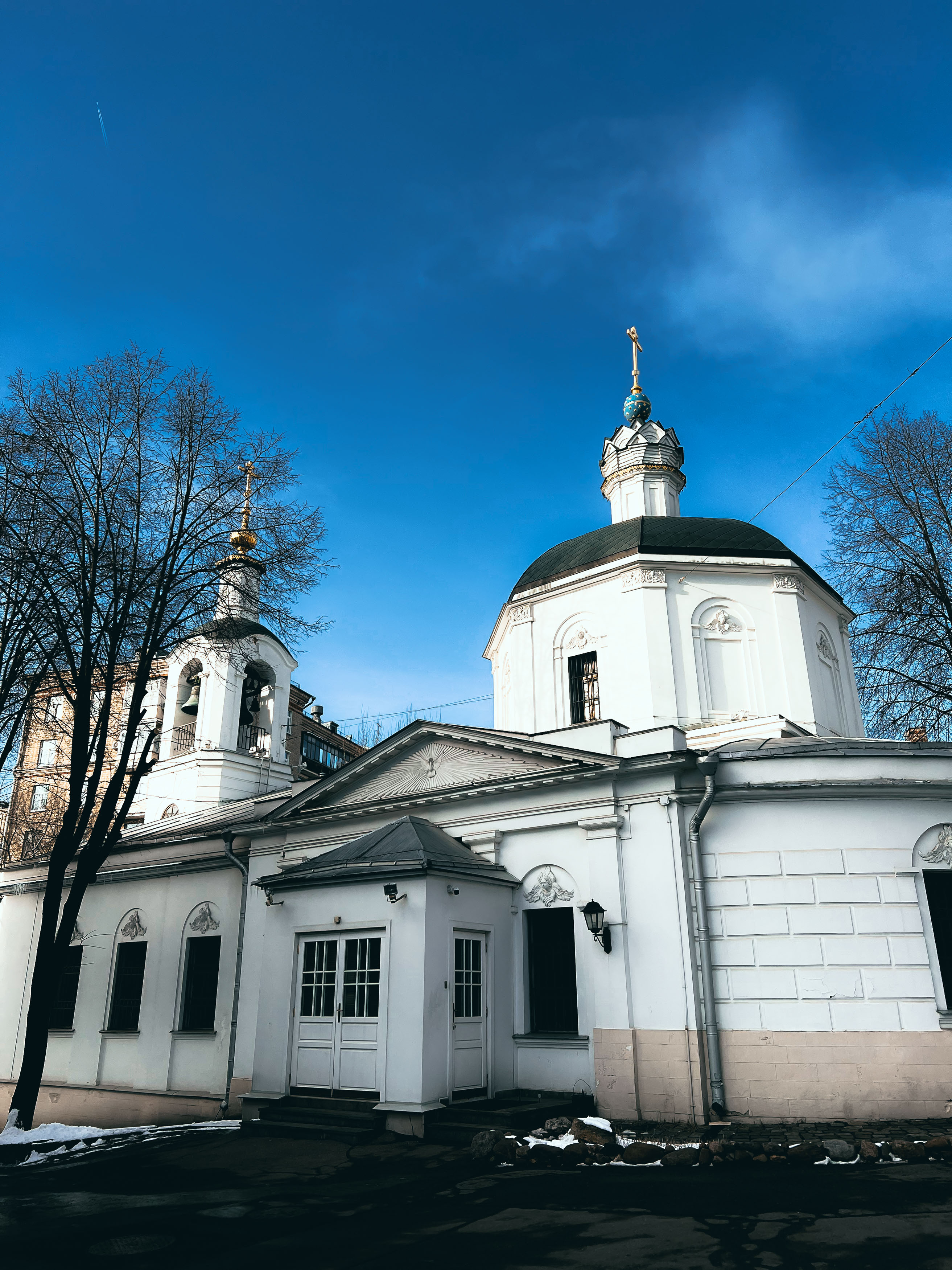Основной объём и боковой фасад Покровского храма