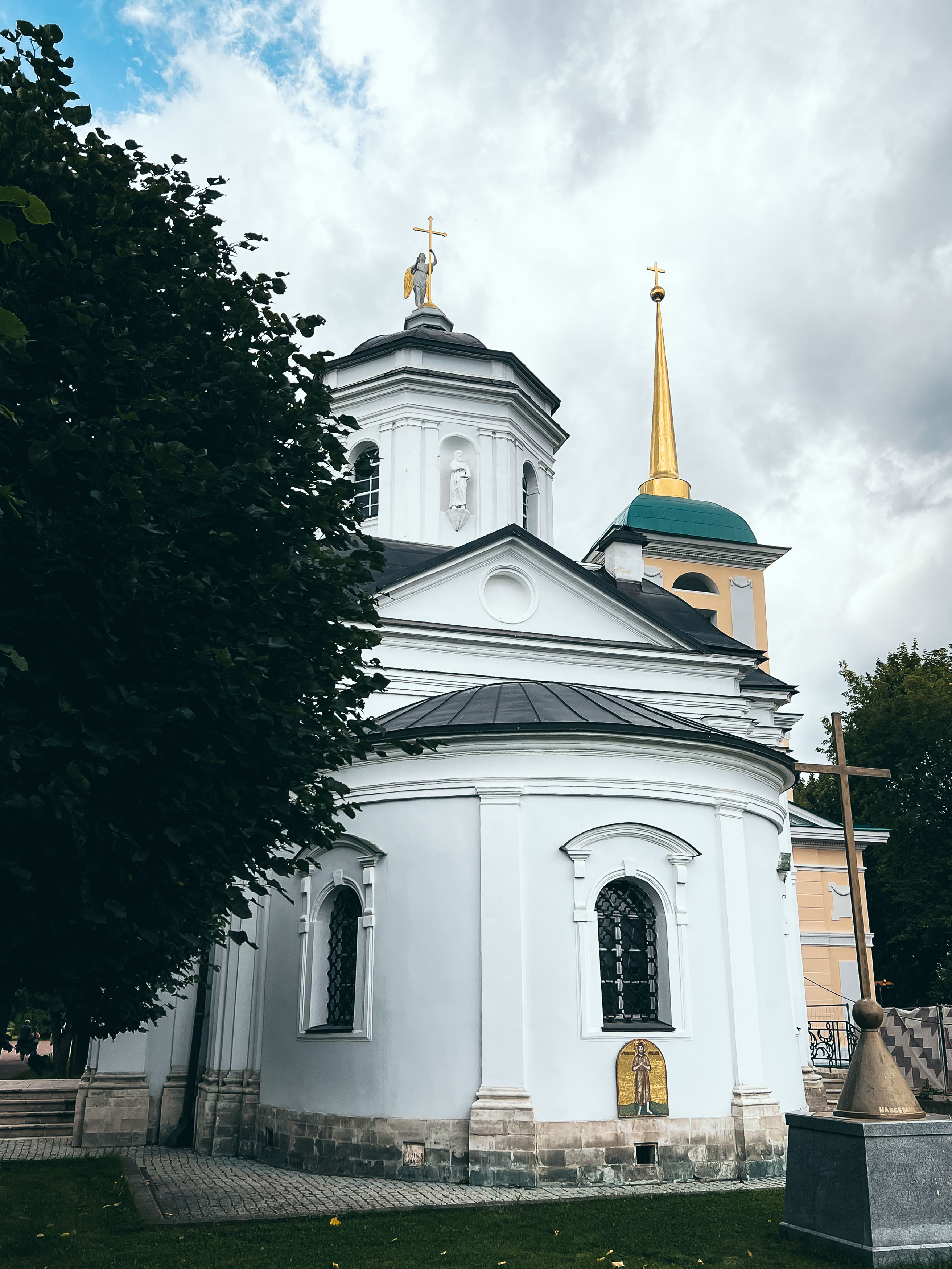 Церковь Всемилостивого Спаса в Кускове