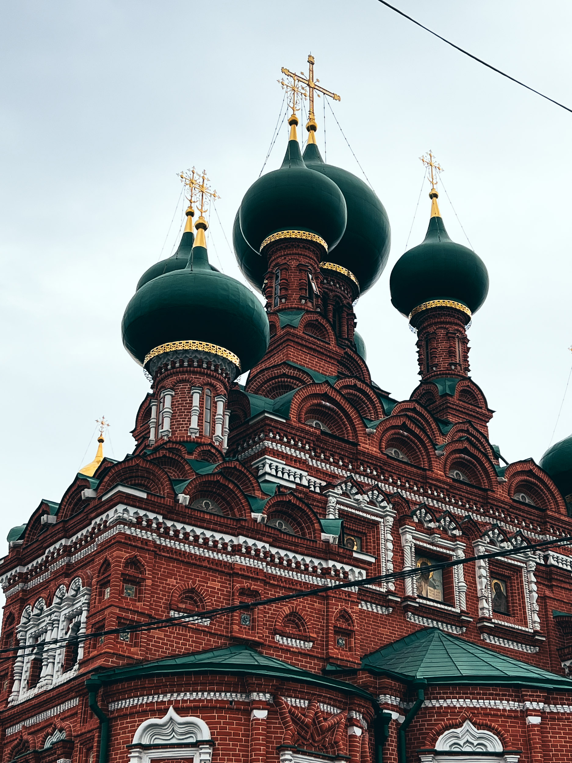Зелёные главы и декоративное завершение Троицкого храма