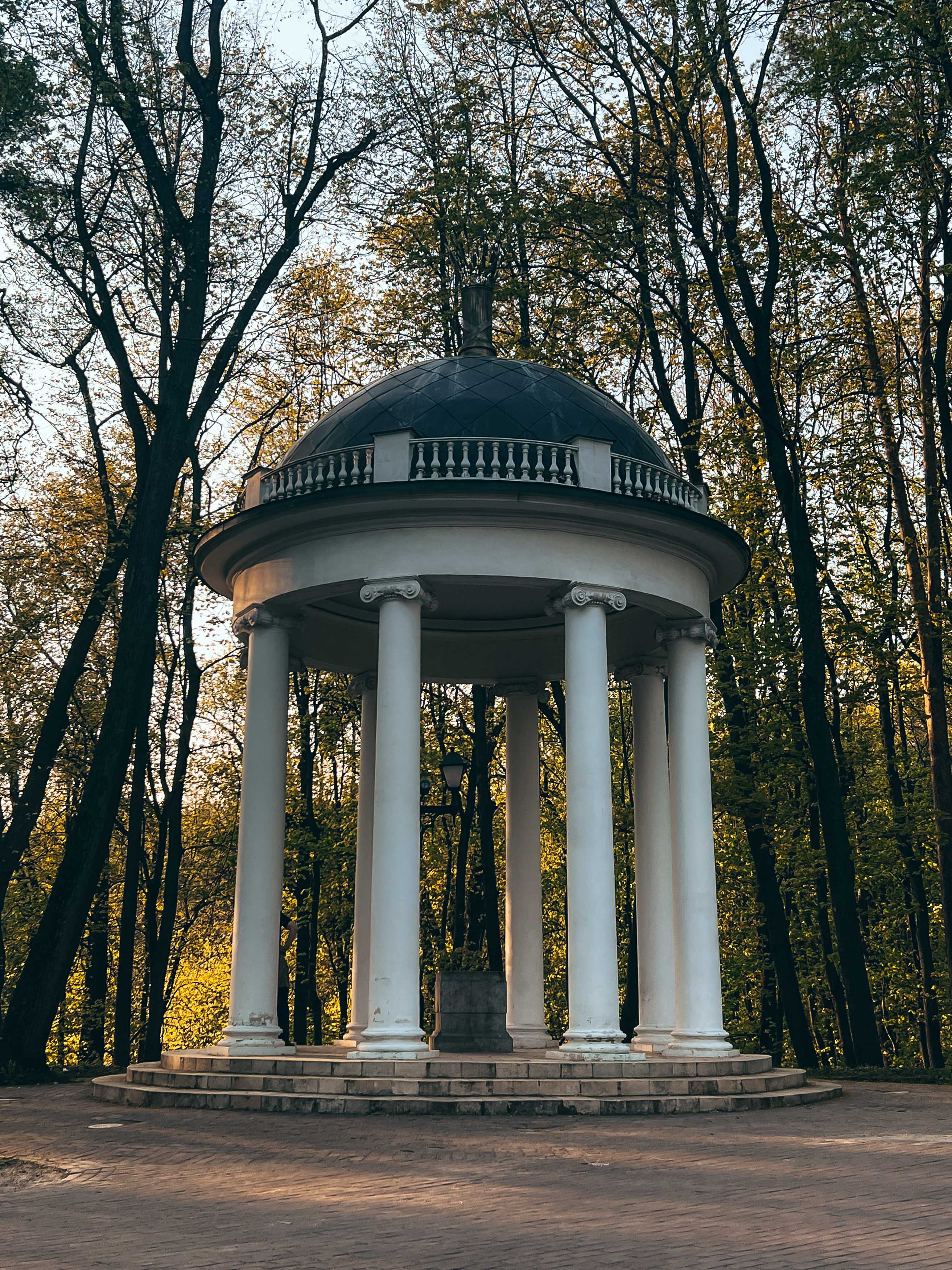 Беседка «Храм Цереры» в пейзажном парке