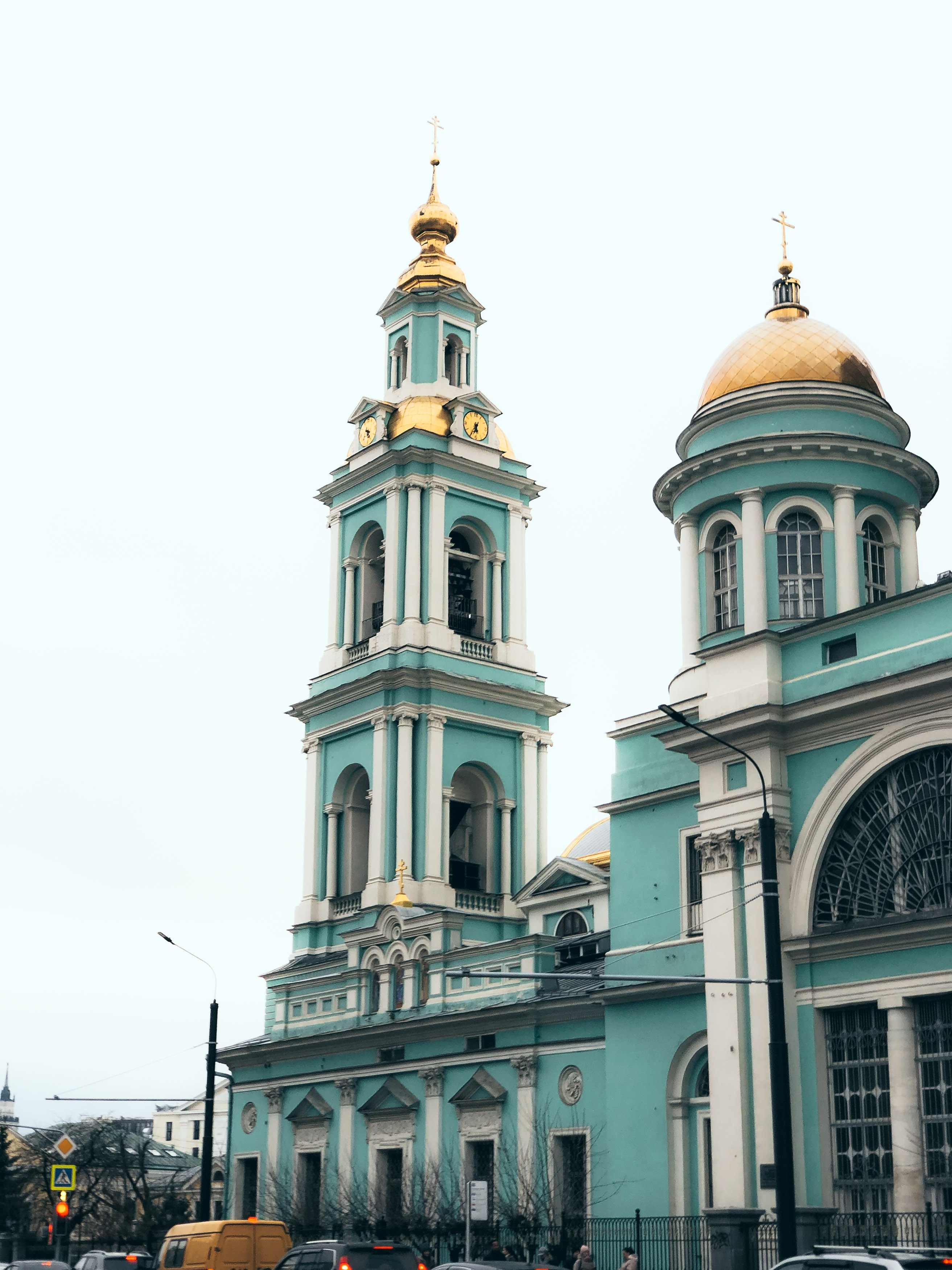 Колокольня и центральная часть Елоховского собора