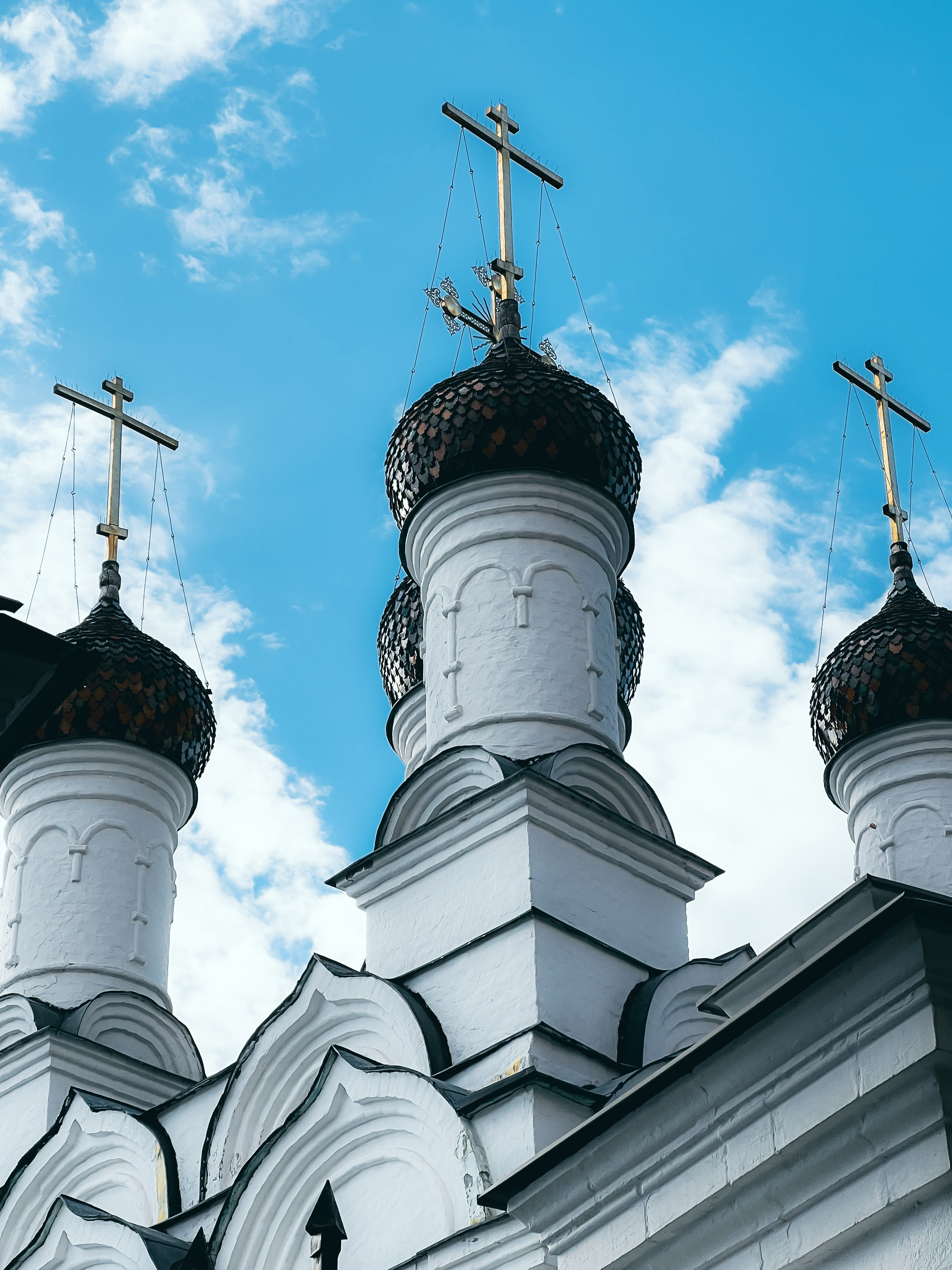 Главы и завершение Голутвинского храма