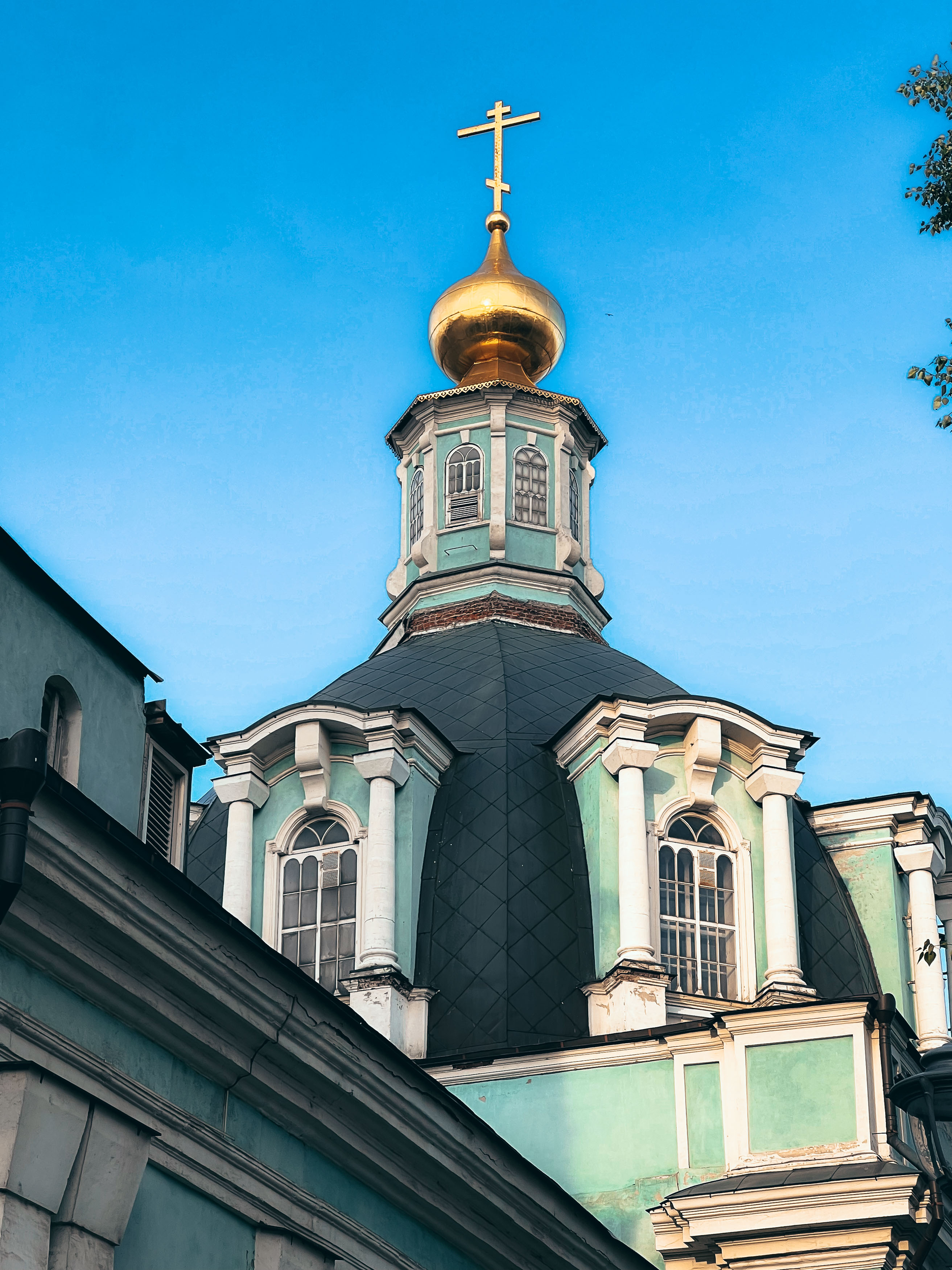 Глава и верхняя часть храма Николая в Заяицком