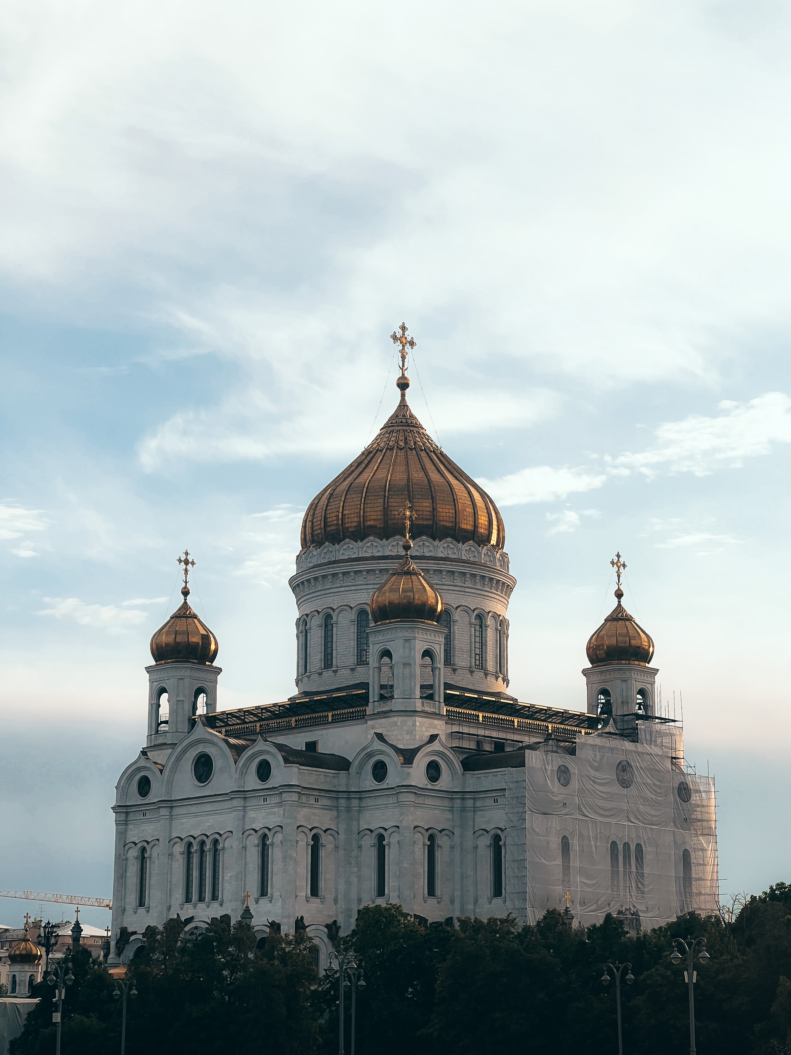 Храм Христа Спасителя со стороны открытого пространства