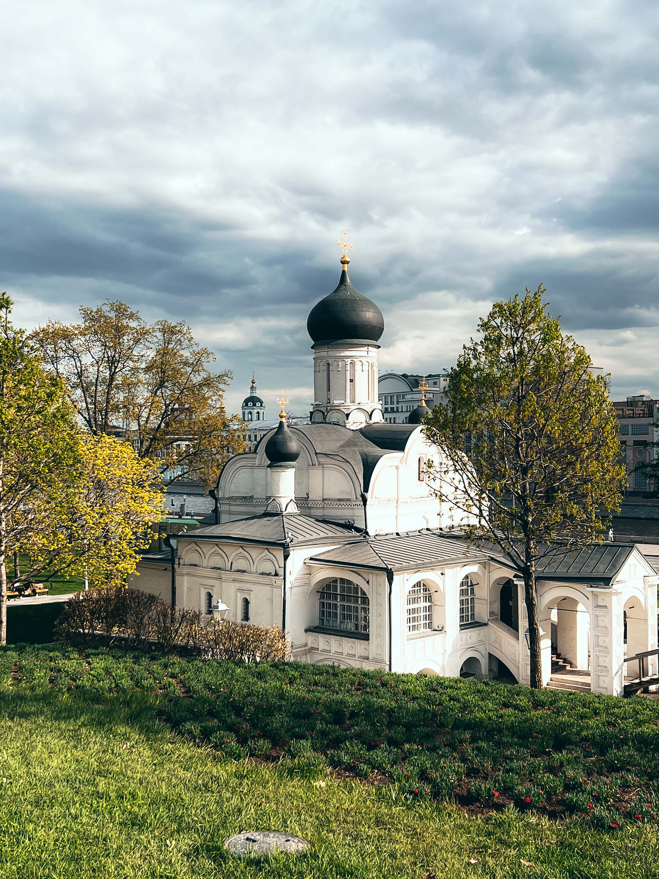 Церковь Зачатия Анны, что в углу, у Москворецкой набережной