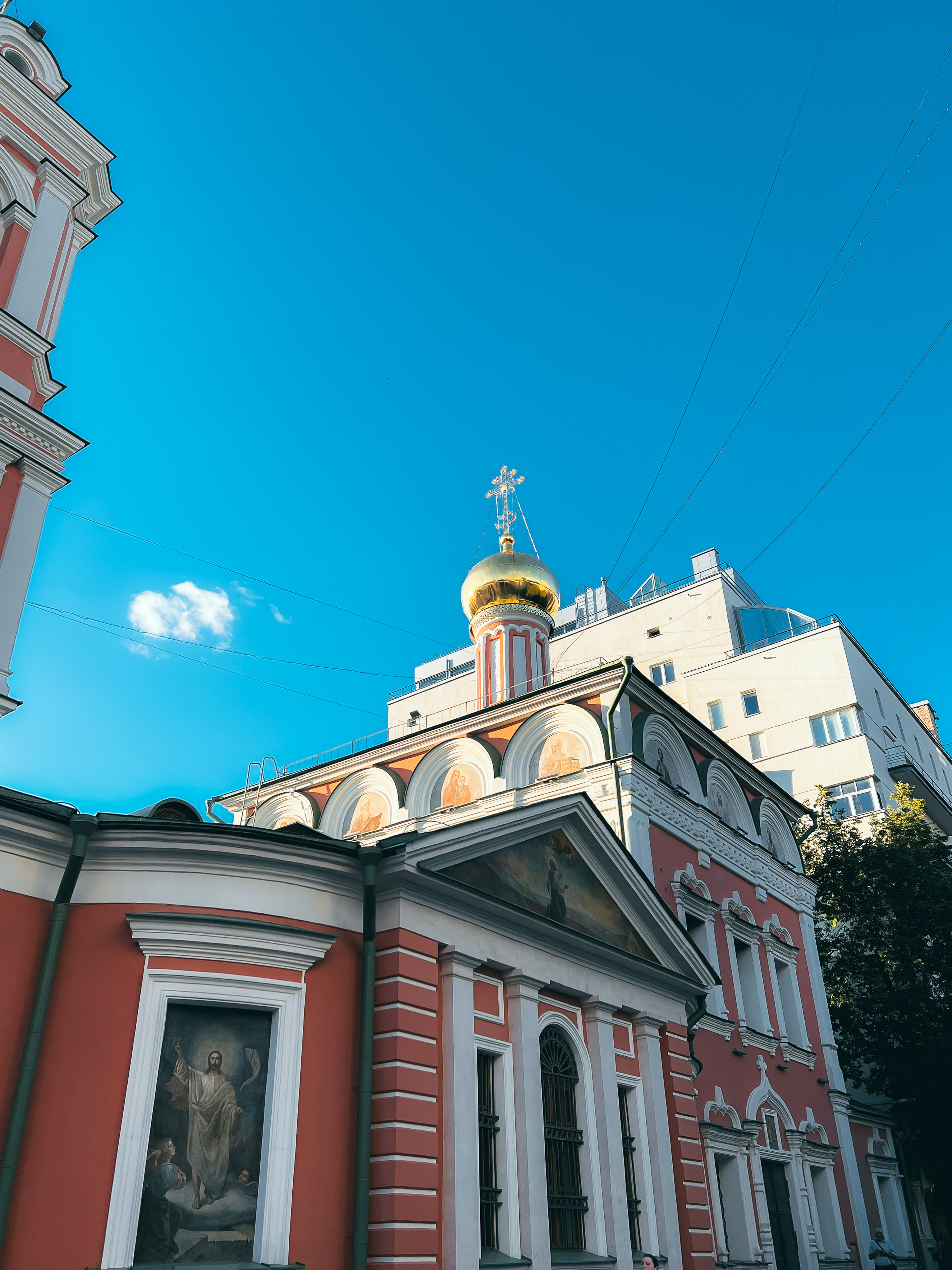 Храм Воскресения Словущего со стороны Брюсова переулка