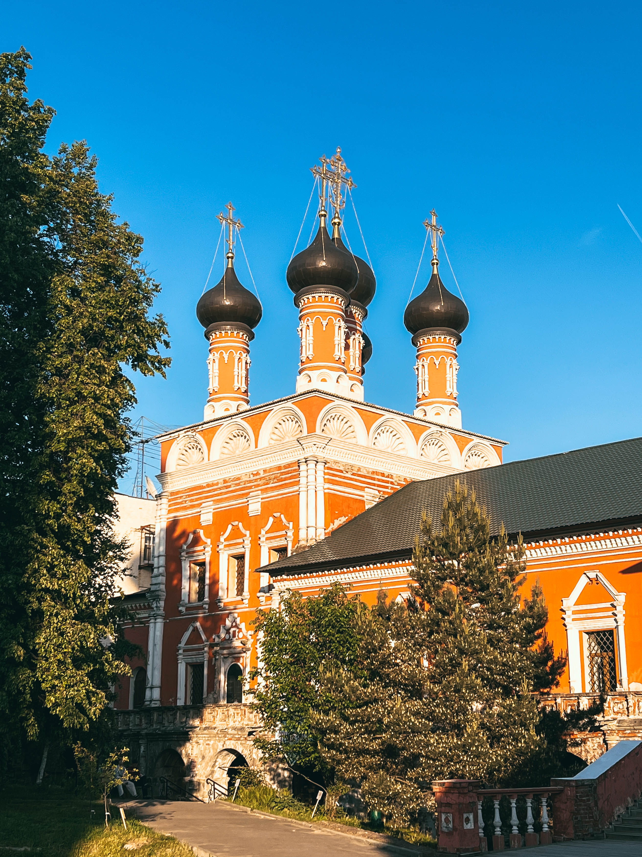 Храм преподобного Сергия Радонежского в Высоко-Петровском монастыре