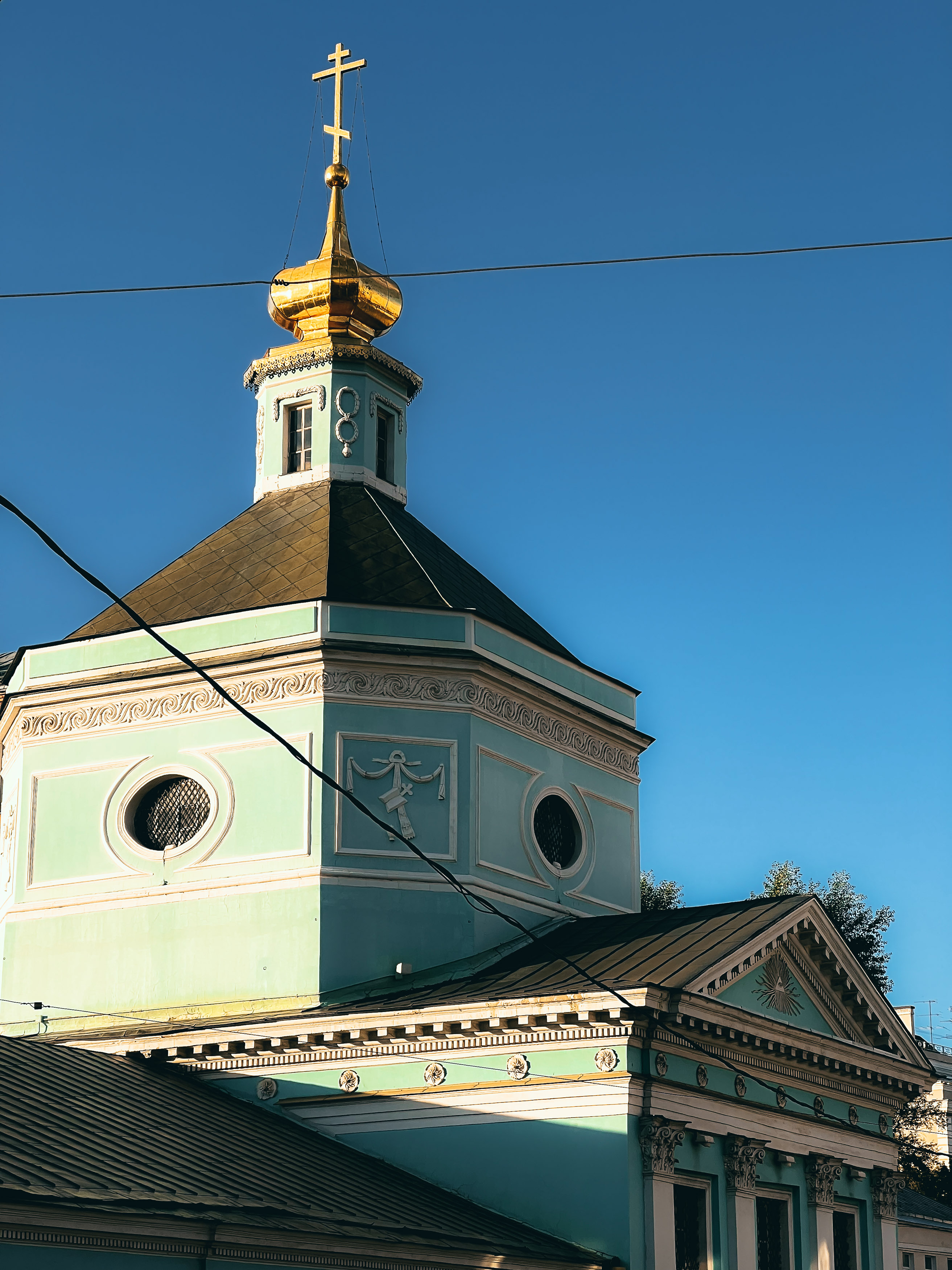 Необычное верхнее завершение основного Троицкого храма