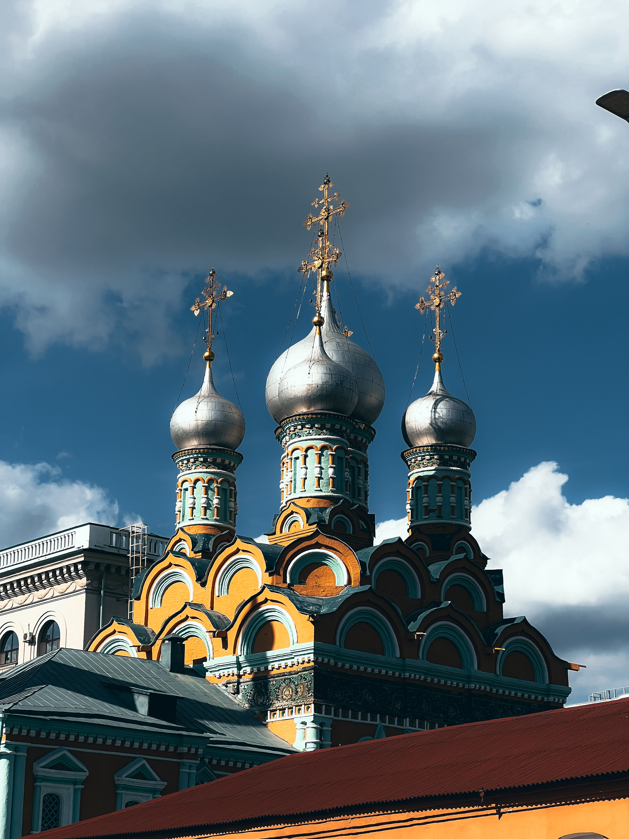 Главы и кокошники церкви Григория Неокесарийского